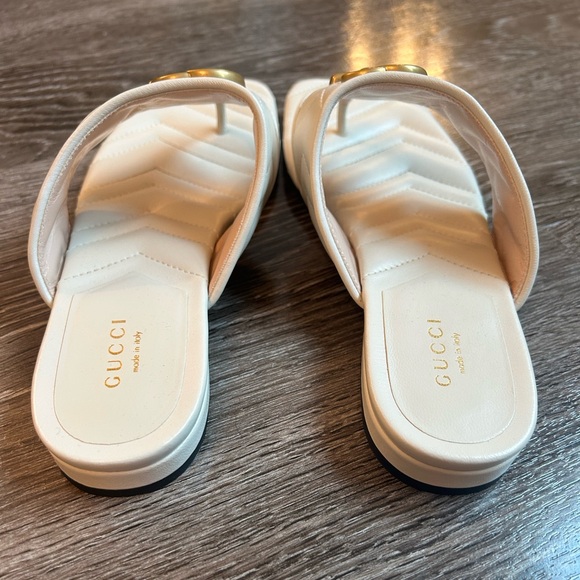 Gucci Double G Quilted Thong Flats in cream white - Picture 6 of 10